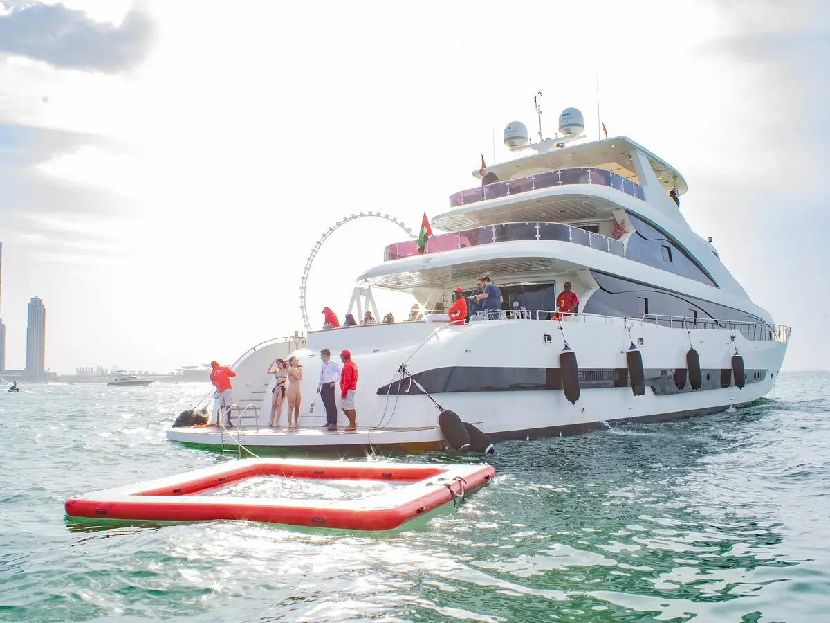 Dubai Xclusive Luxury Shared Yacht Tour (Morning)